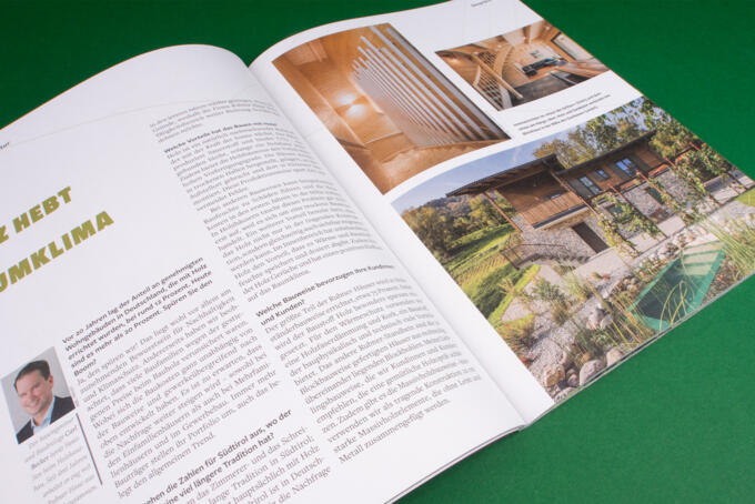 aufgeschlagene Klebebindung mit Blauem Engel