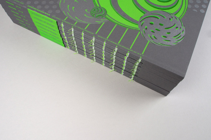 offene Fadenheftung Neon Fäden