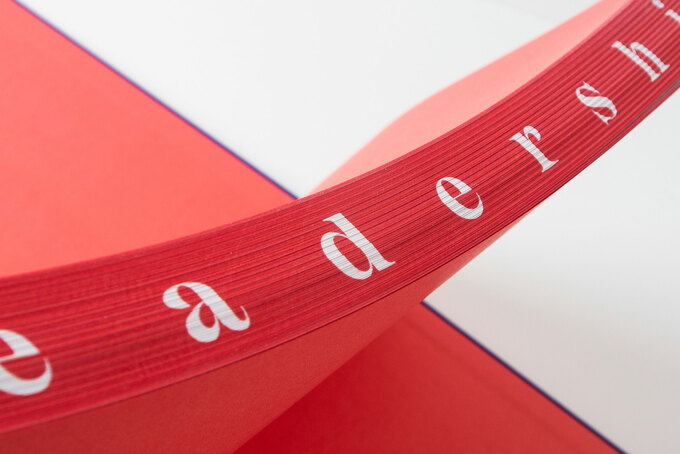 Farbschnitt an einem Buch