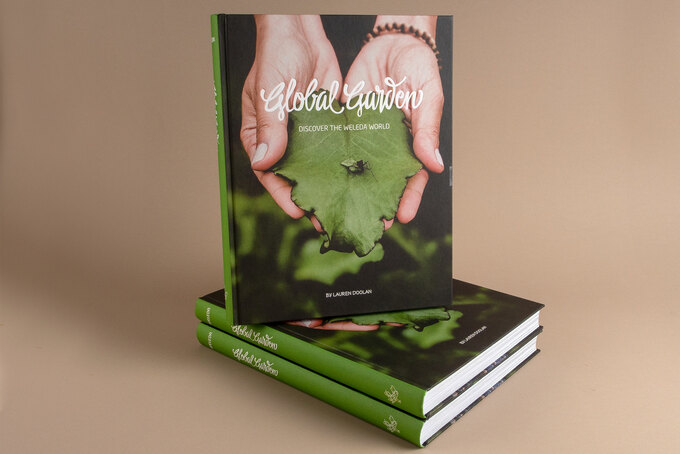 Hardcover Buch mit F-Color und Prägung