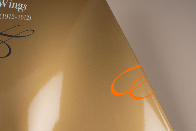 Gold Metallicfarbe auf Papier