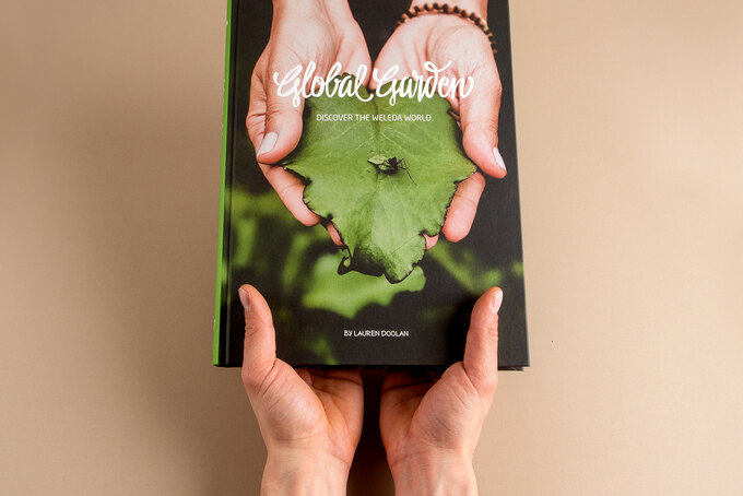 Hardcover Buch mit rundem Rücken und Heißfolienprägung