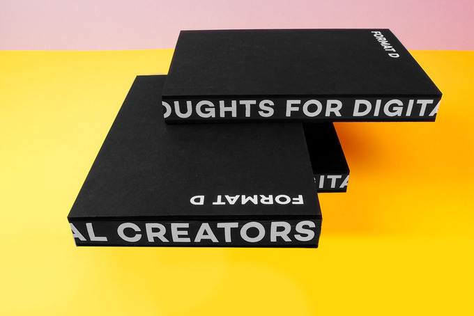 Steifbroschur als offene Fadenheftung schwarz