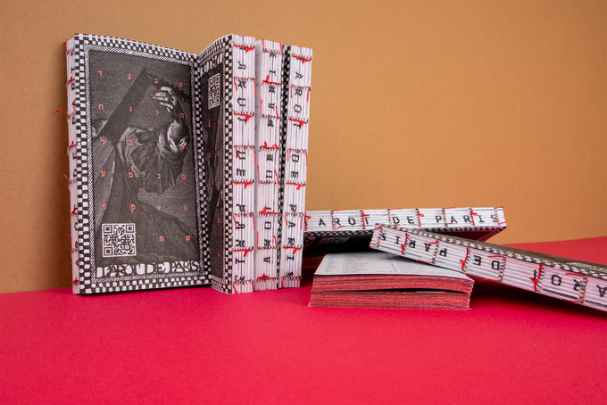 offene Fadenheftung mit Text im Rücken