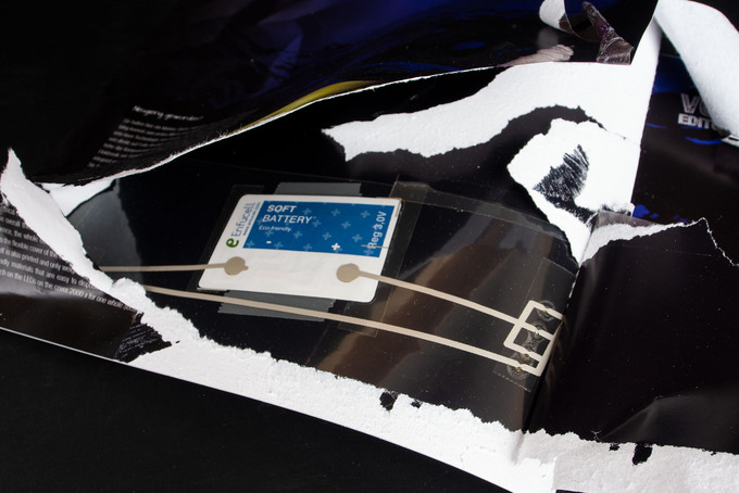 gedruckte Elektronik verarbeitet im Umschlag einer Broschüre