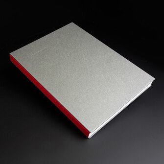 Steifbroschüre mit Fälzlband