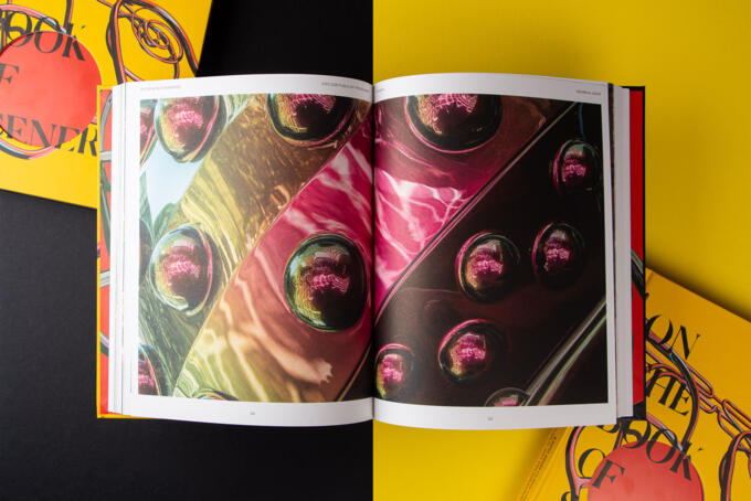 aufgeschlagenes Buch